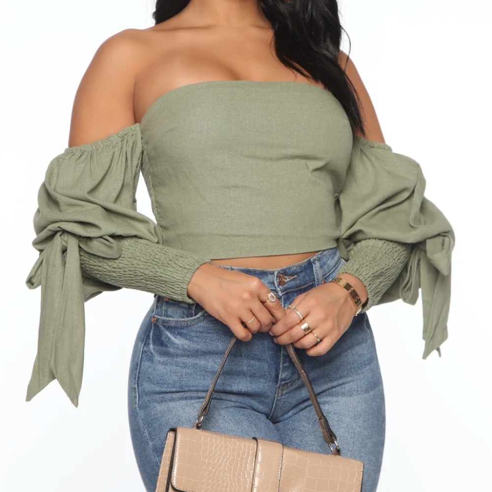 Off Shoulder Long Sleeve Crop Top (Size MEDIUM)